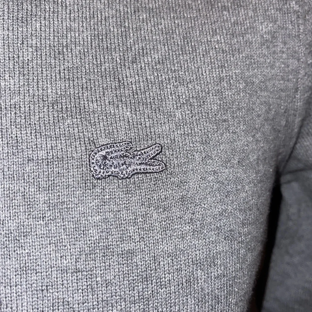 Lacoste sweater - Picture 5 of 5